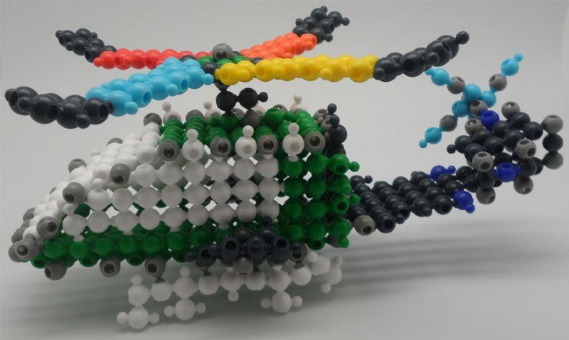 康桥中学手工创意坊乐为魔珠造型作品，直升机