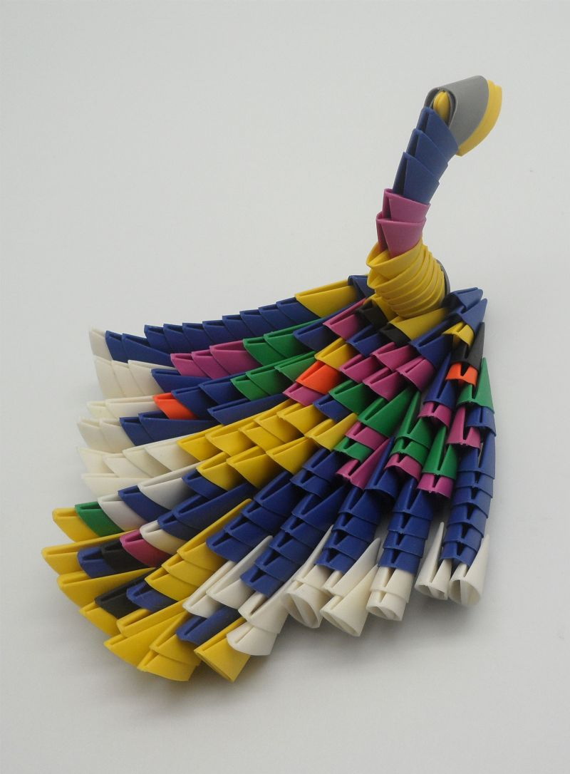 康桥中学手工创意坊乐为塑菱造型作品，滑水天鹅