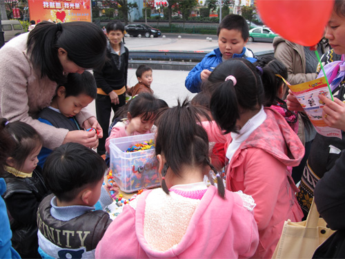 你玩你的，我看我的，大家在一起玩的感觉好温暖。