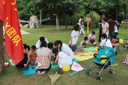 厦门大学“Phoenix”公益实践团队,关注山区儿童后期宣传活动,厦门南湖公园