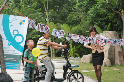 厦门大学“Phoenix”公益实践团队,关注山区儿童后期宣传活动,厦门南湖公园