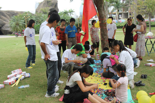 厦门大学“Phoenix”公益实践团队,关注山区儿童后期宣传活动,厦门南湖公园