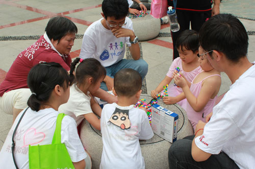 厦门大学“Phoenix”公益实践团队,关注山区儿童后期宣传活动,厦门南湖公园