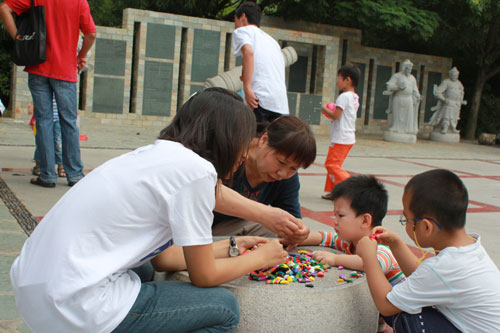 厦门大学“Phoenix”公益实践团队,关注山区儿童后期宣传活动,厦门南湖公园