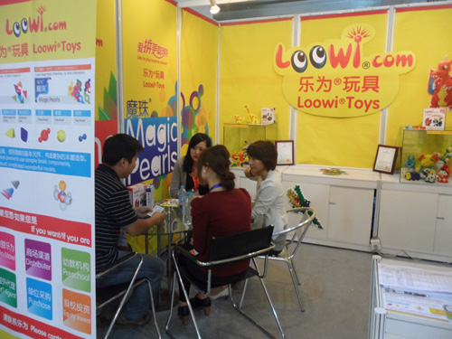 Loowi is a star in China Toy Expo 2011, showing at Booth 5A23 Hall N5. Locale Photo 8